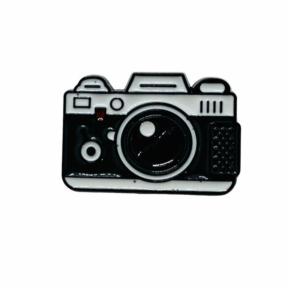 ⭐Vintage Retro Camera Enamel Pin  Black & Silver Photography Accessory Traveling - Picture 5 of 6